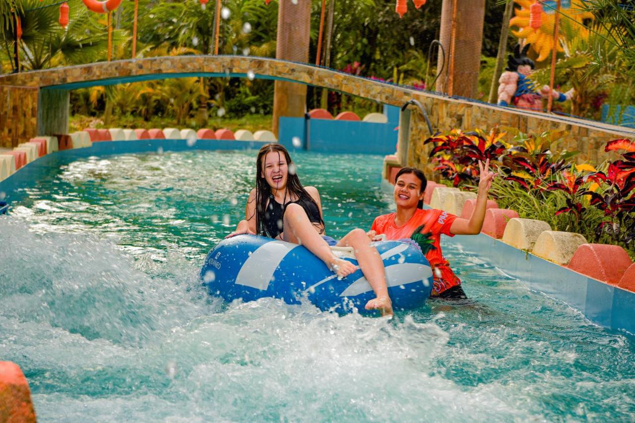 Hosteria D'Carlos Aqua Park Hotel Santo Domingo de los Colorados Luaran gambar